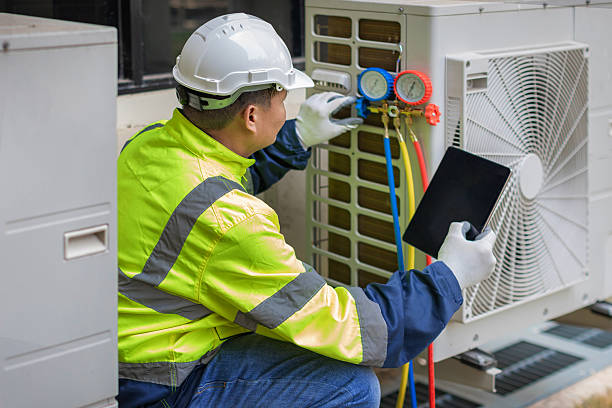 Professional Ac Installation technician working in Shoemakersville, PA